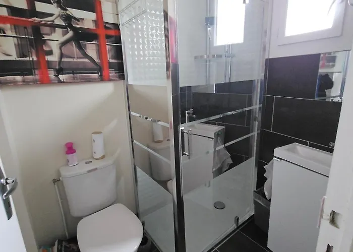 Chez Christina 250m De La Homestay